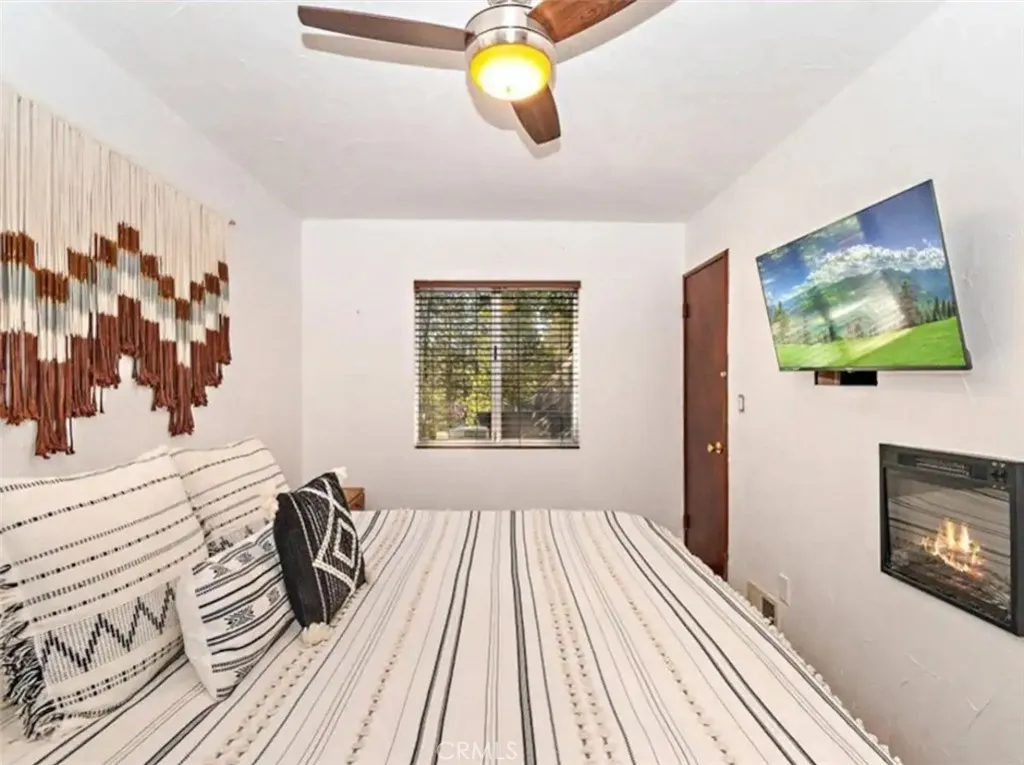 1144 S Sheephorn Road, Big Bear City, California 92314 home-pic-18