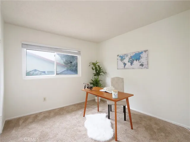 Upstairs bedroom/office/Bedrm #3