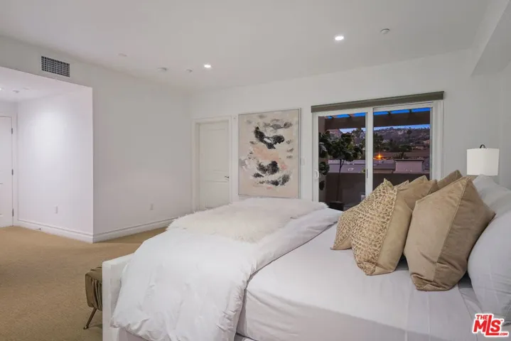 1248 N Laurel Avenue Ph#1, West Hollywood, California 90046