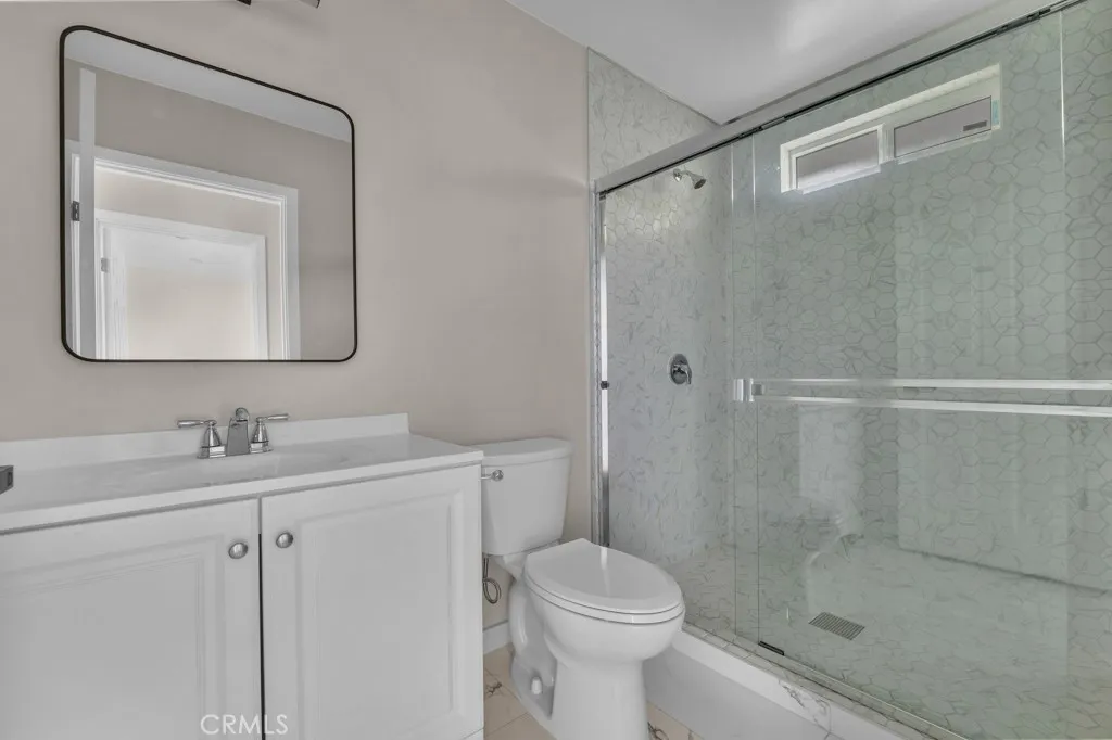 7005 Orion Avenue, Van Nuys, California 91406 home-pic-40