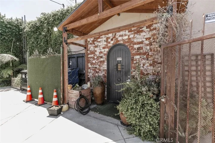 7246 Eton Avenue, Canoga Park, California 91303