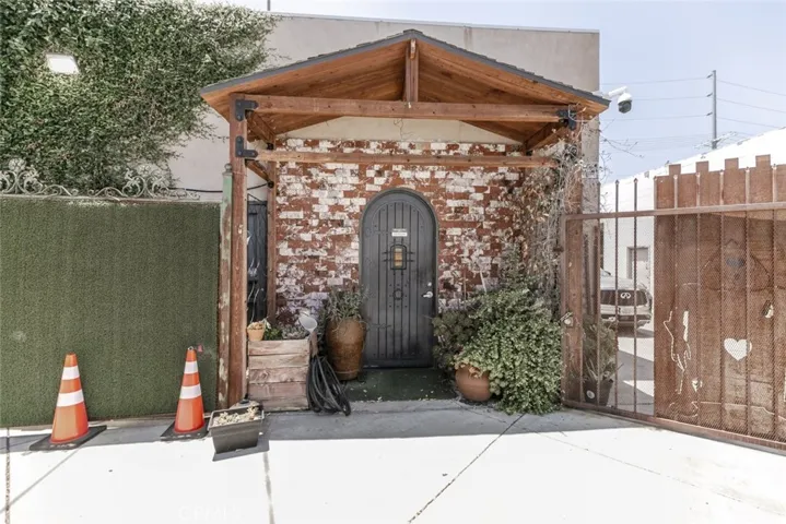 7246 Eton Avenue, Canoga Park, California 91303