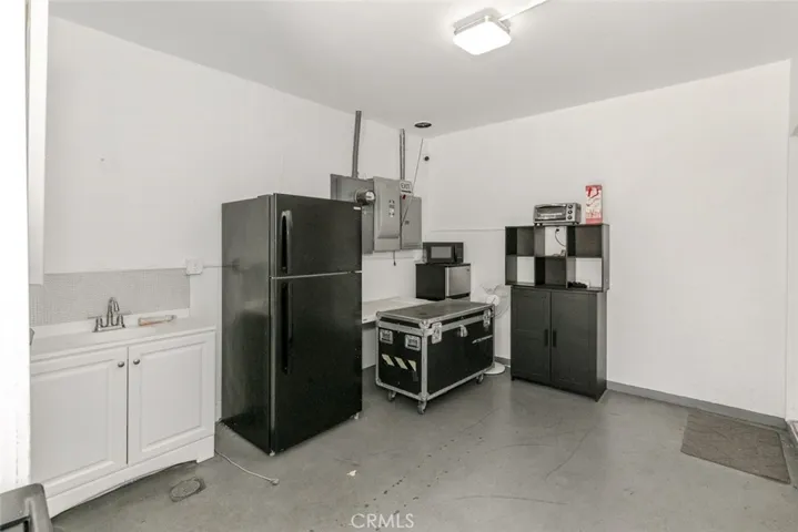 7246 Eton Avenue, Canoga Park, California 91303