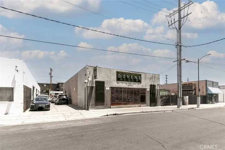 7246 Eton Avenue, Canoga Park, California 91303