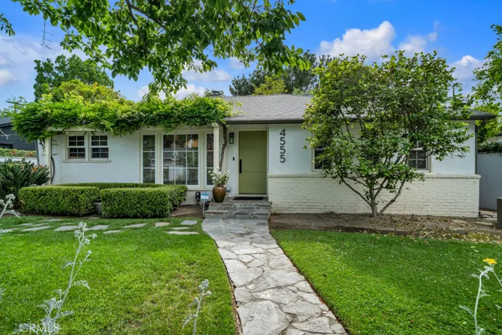 4555 Varna Avenue, Sherman Oaks, California 91423