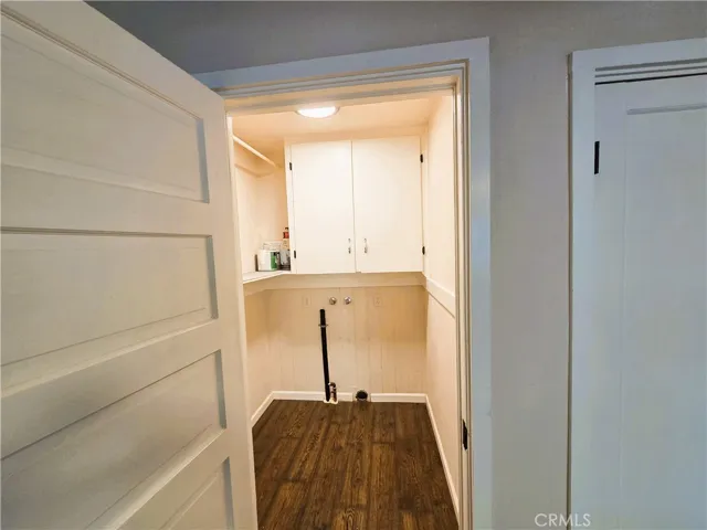 LAUNDRY/PANTRY