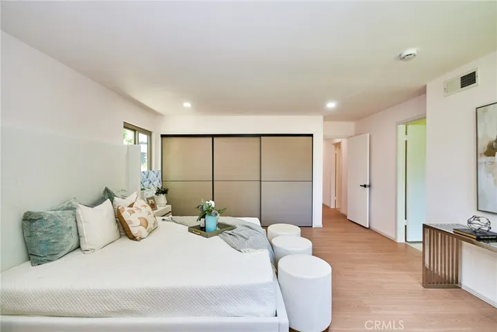 9539 Gladbeck Avenue, Northridge, California 91324