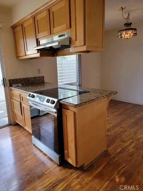 1582 Mitchell Avenue, Tustin, California 92780 home-pic-2