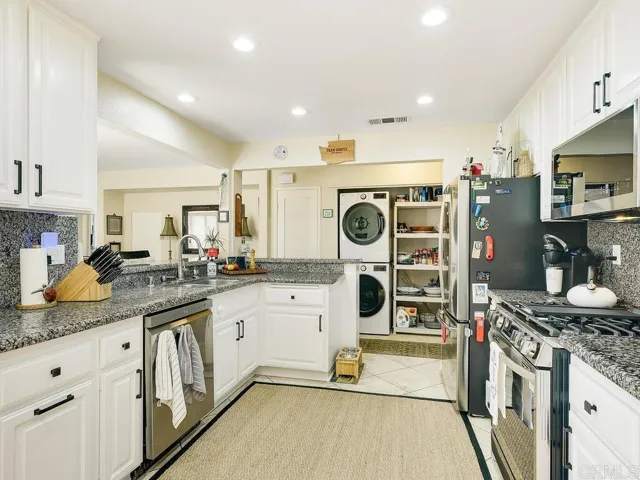 31 Delaport Court, Coronado, California 92118