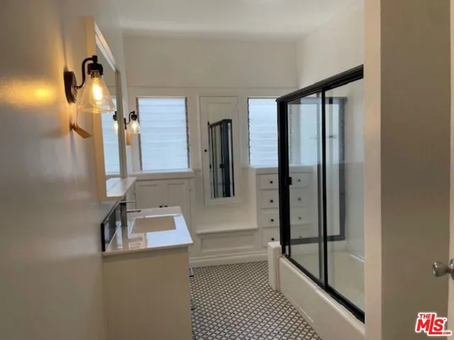 456 S Wilton Place, Los Angeles, California 90020