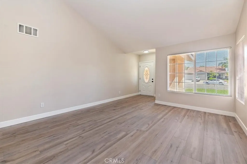 27541 Vanilla Court, Menifee, California 92585 home-pic-8