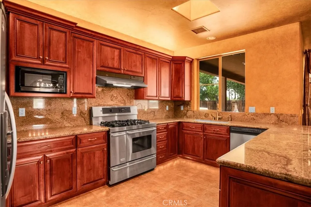 57934 Juarez Drive, Yucca Valley, California 92284 home-pic-11