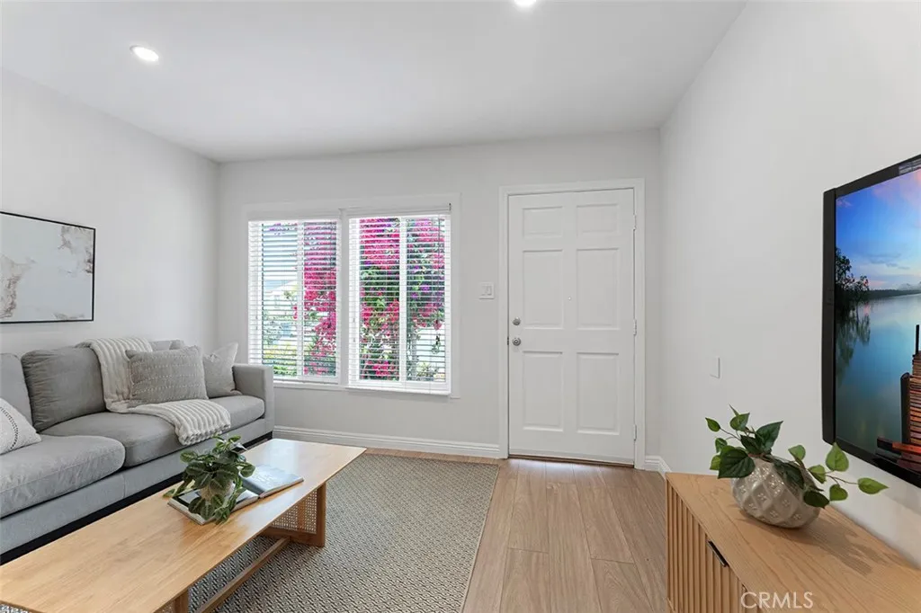 15216 Daphne Avenue, Gardena, California 90249 home-pic-6