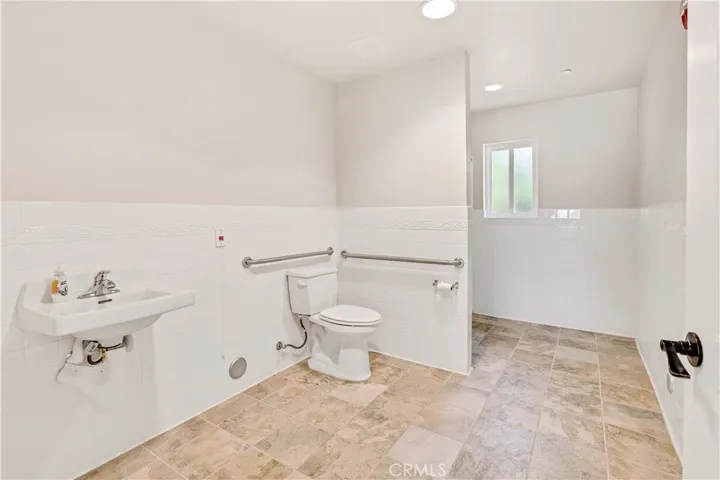 3890 English, Hemet, California 92544