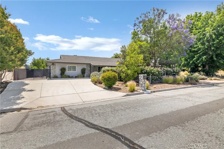 3890 English, Hemet, California 92544