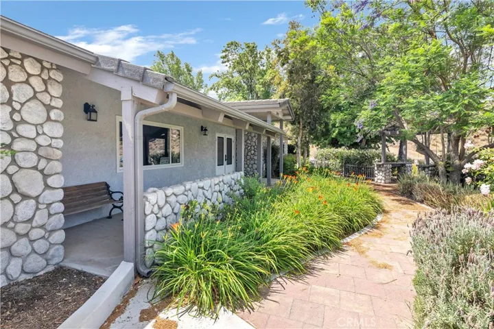 3890 English, Hemet, California 92544