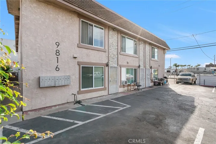 9816 Park Street, Bellflower, California 90706
