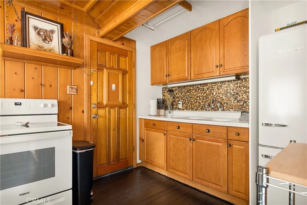 664 Yukon Road, Green Valley Lake, California 92341 home-pic-3