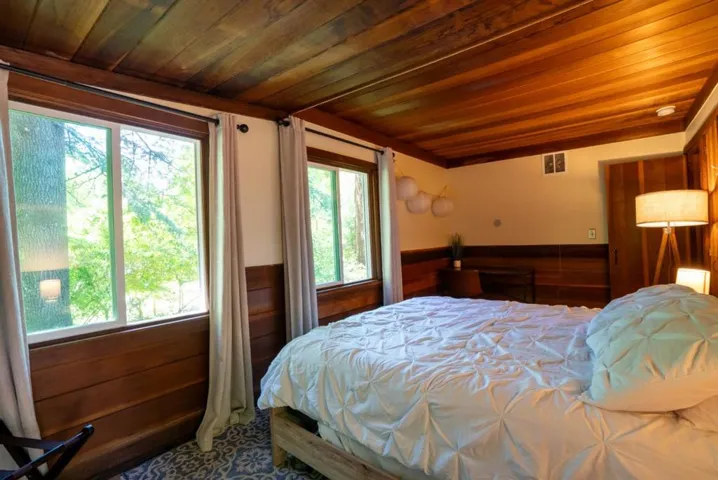 10711 Grays Court, Forestville, California 95436