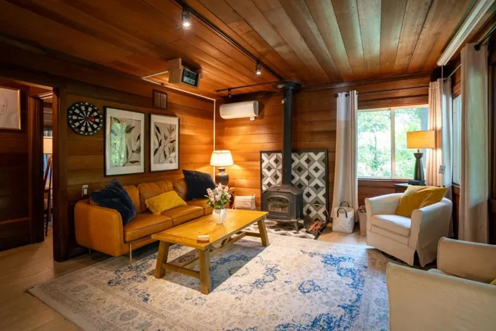 10711 Grays Court, Forestville, California 95436