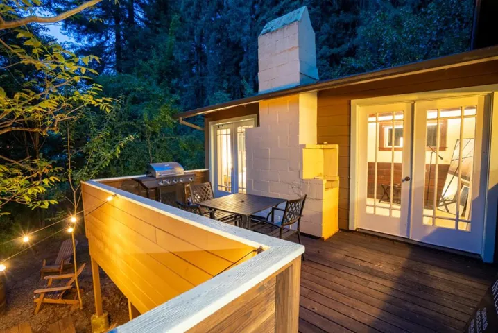 10711 Grays Court, Forestville, California 95436