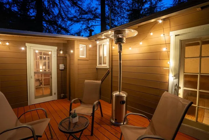 10711 Grays Court, Forestville, California 95436