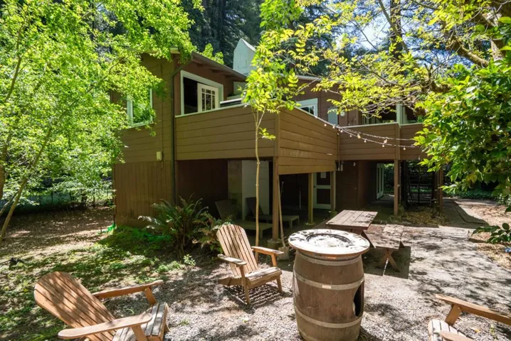 10711 Grays Court, Forestville, California 95436