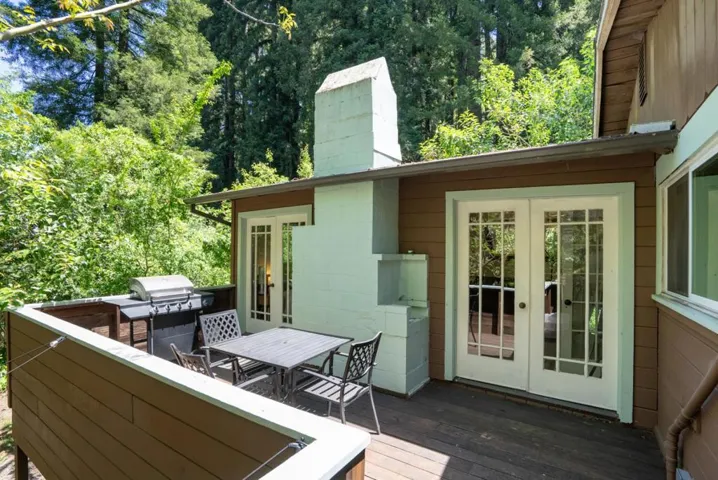 10711 Grays Court, Forestville, California 95436