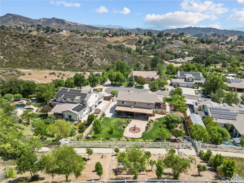30444 Hidden Valley Court, Castaic, California 91384 home-pic-5