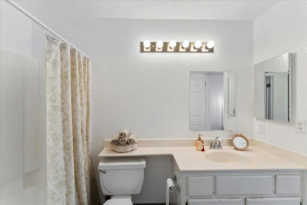 2004 La Terrace Circle, San Jose, California 95123 home-pic-16