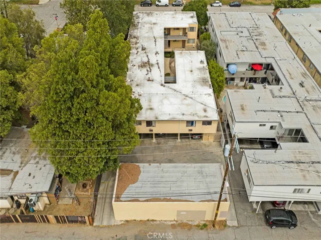 7049 Vassar Avenue, Canoga Park, California 91303