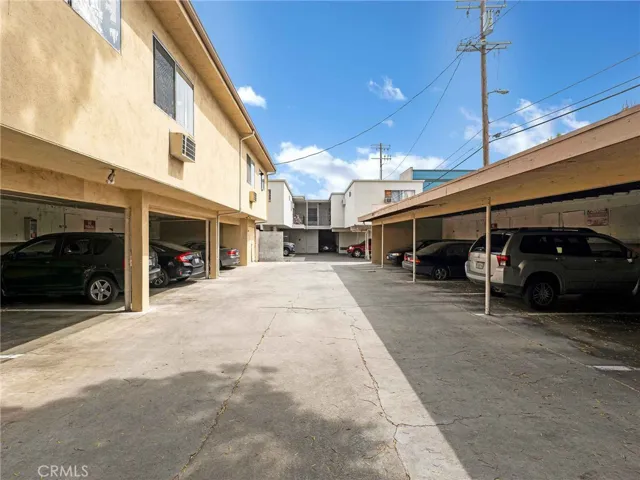 7049 Vassar Avenue, Canoga Park, California 91303