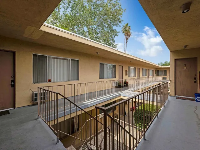 7049 Vassar Avenue, Canoga Park, California 91303