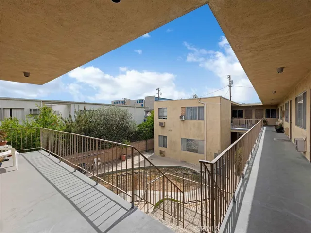 7049 Vassar Avenue, Canoga Park, California 91303