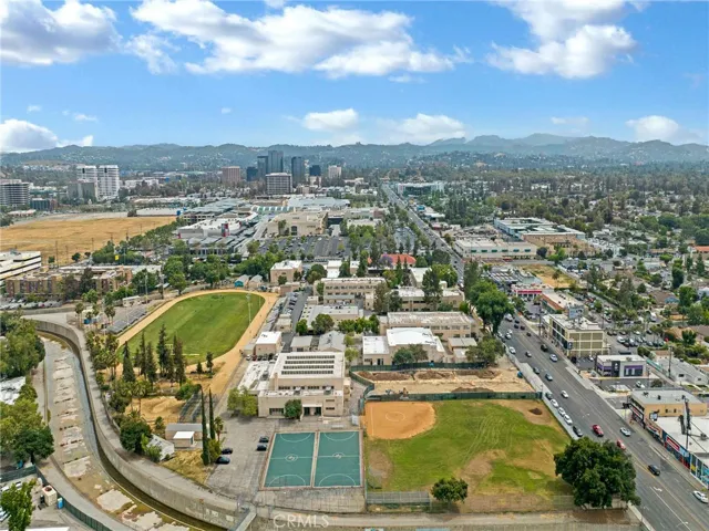 7049 Vassar Avenue, Canoga Park, California 91303
