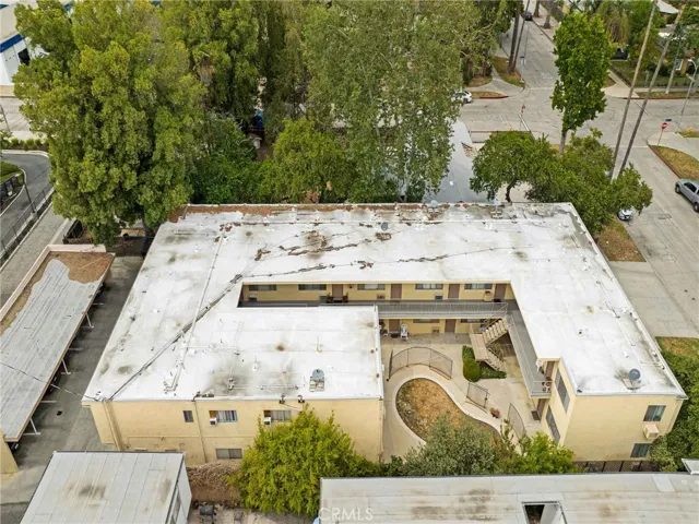 7049 Vassar Avenue, Canoga Park, California 91303