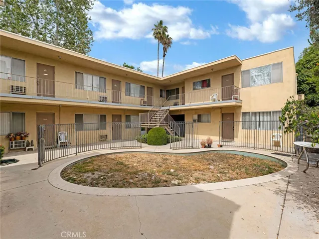 7049 Vassar Avenue, Canoga Park, California 91303