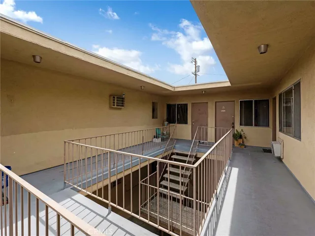 7049 Vassar Avenue, Canoga Park, California 91303