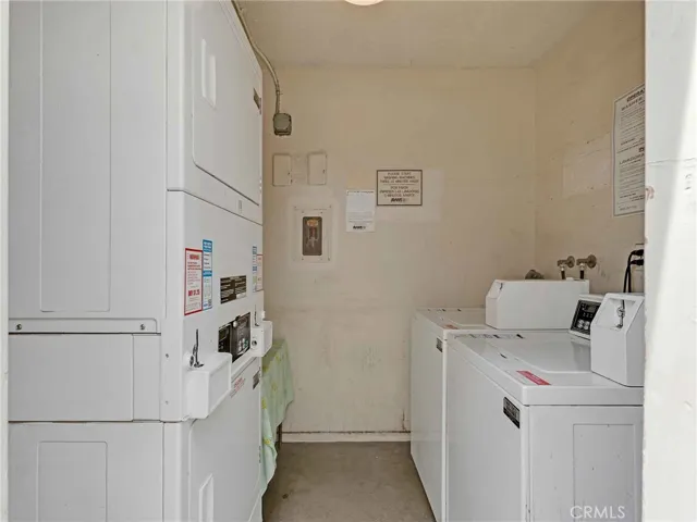 7049 Vassar Avenue, Canoga Park, California 91303
