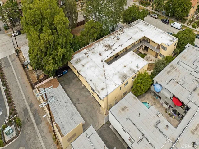 7049 Vassar Avenue, Canoga Park, California 91303