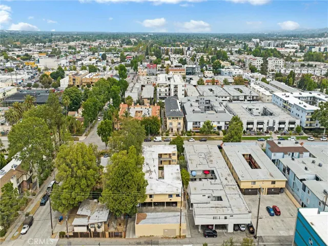 7049 Vassar Avenue, Canoga Park, California 91303