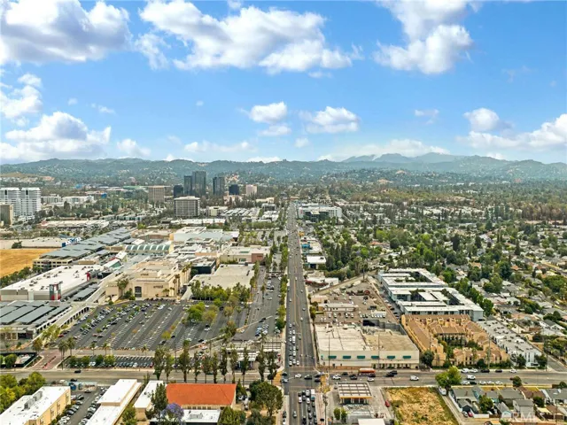 7049 Vassar Avenue, Canoga Park, California 91303