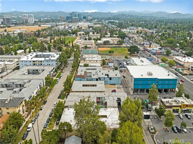 7049 Vassar Avenue, Canoga Park, California 91303