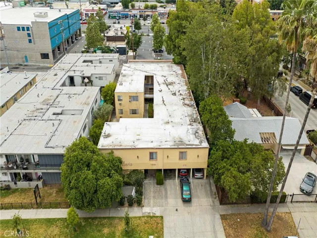 7049 Vassar Avenue, Canoga Park, California 91303