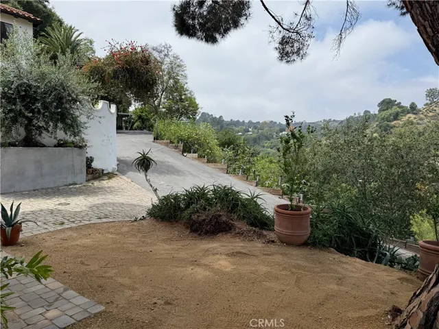 8515 Crescent Drive, Los Angeles, California 90046