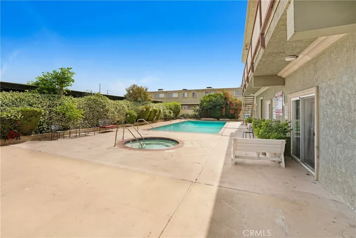 20235 Cohasset Street 6, Winnetka, California 91306