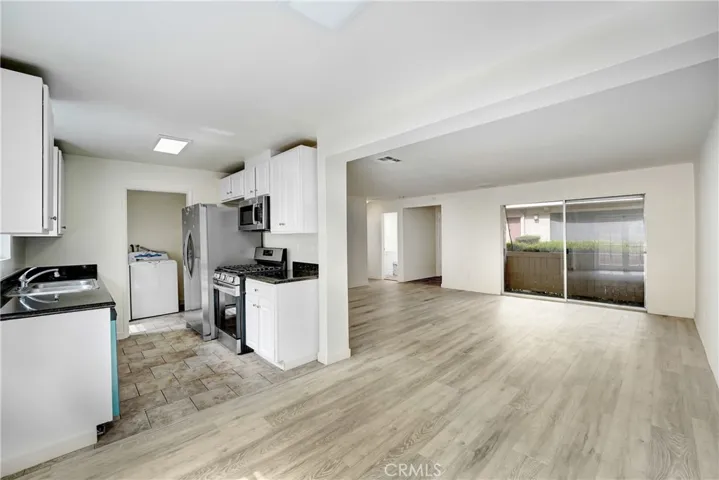 20235 Cohasset Street 6, Winnetka, California 91306