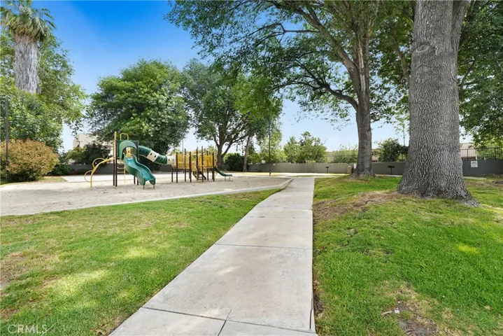 20235 Cohasset Street 6, Winnetka, California 91306