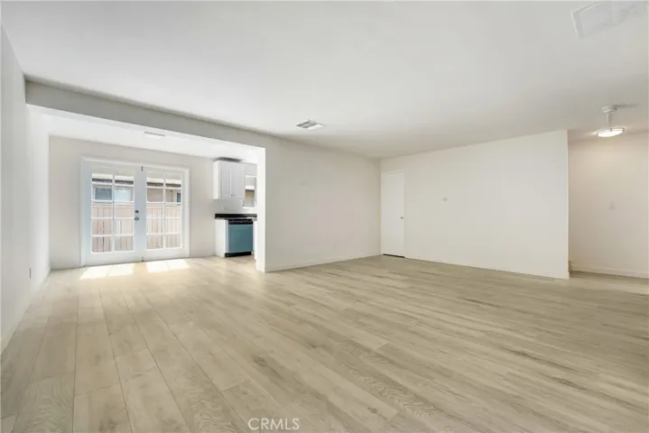 20235 Cohasset Street 6, Winnetka, California 91306
