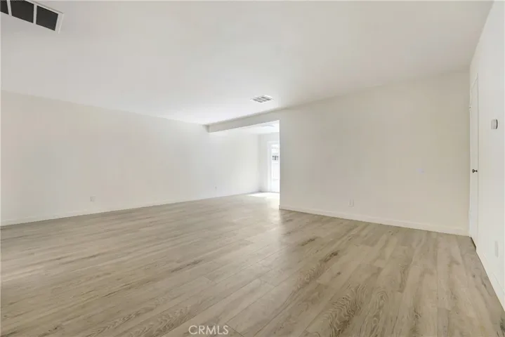 20235 Cohasset Street 6, Winnetka, California 91306